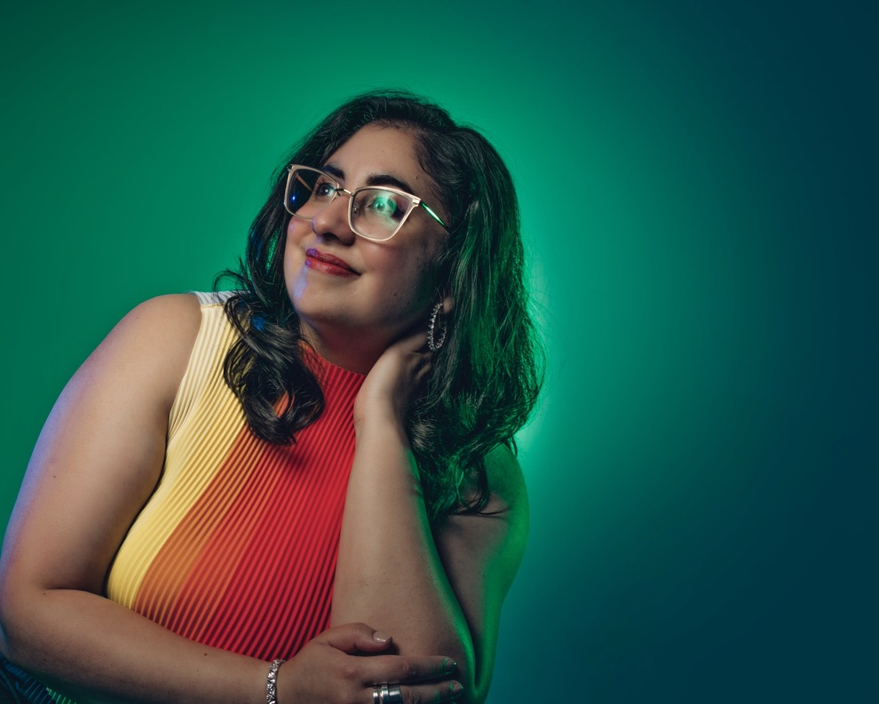 A heaadshot of the designer Parveen Downer